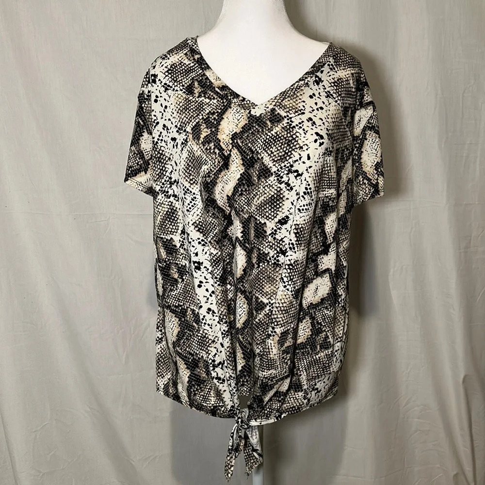 a.gain snakeskin print top size small